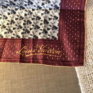 Louis Vuitton Accessories - Louis Vuitton Silk Square Scarf Louis Vuitton Accessories - Louis Vuitton Silk Square Scarf